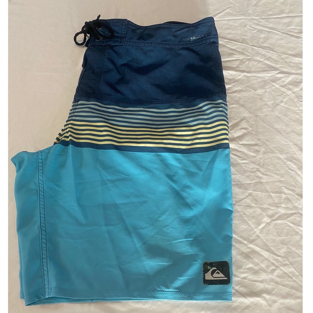 Quiksilver Highline Board Shorts Mens 37 Blue Striped DryFlight Swim Trunks